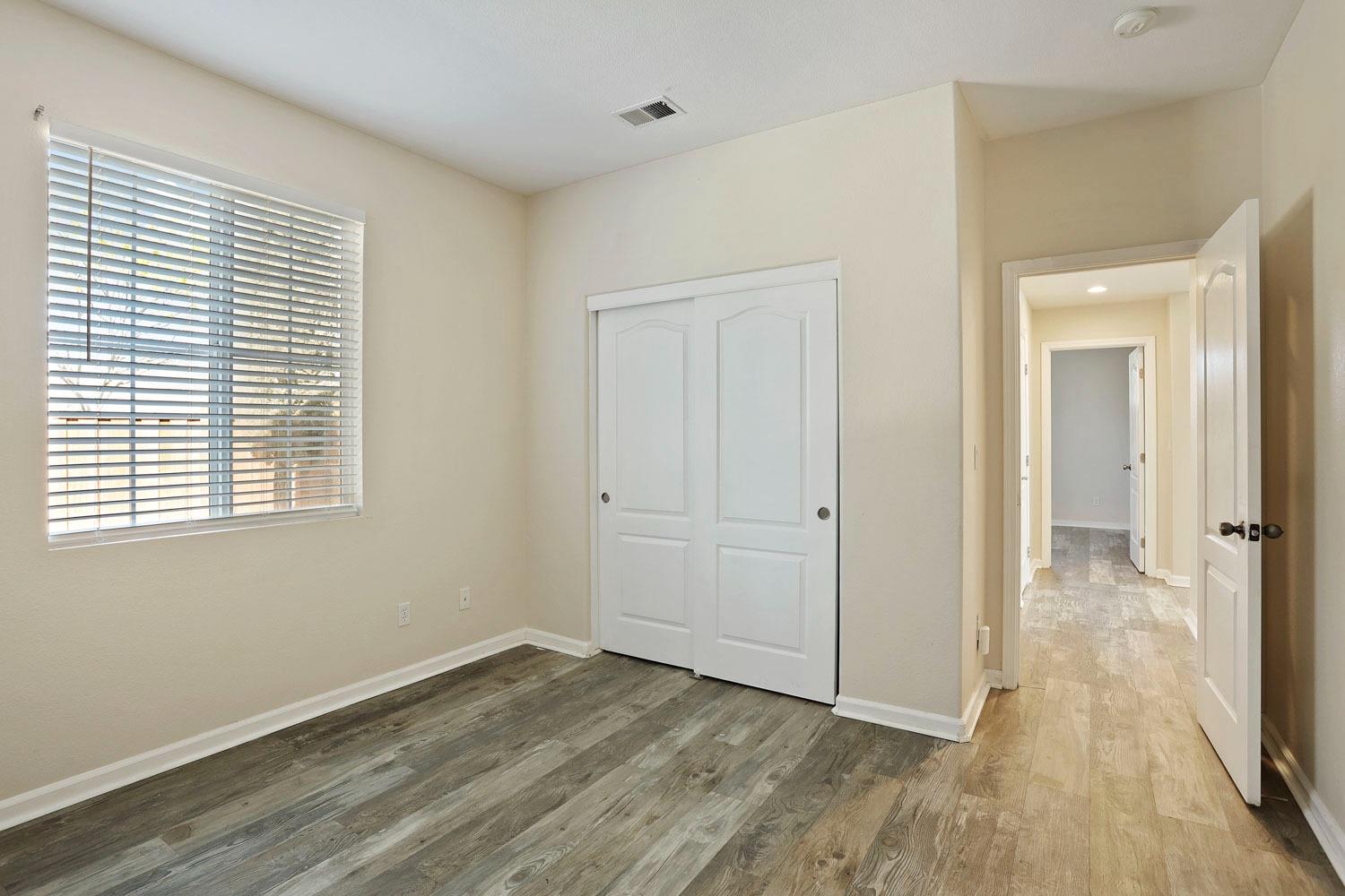 Detail Gallery Image 11 of 46 For 297 Summer Phlox Ln, Patterson,  CA 95363 - 5 Beds | 3/1 Baths
