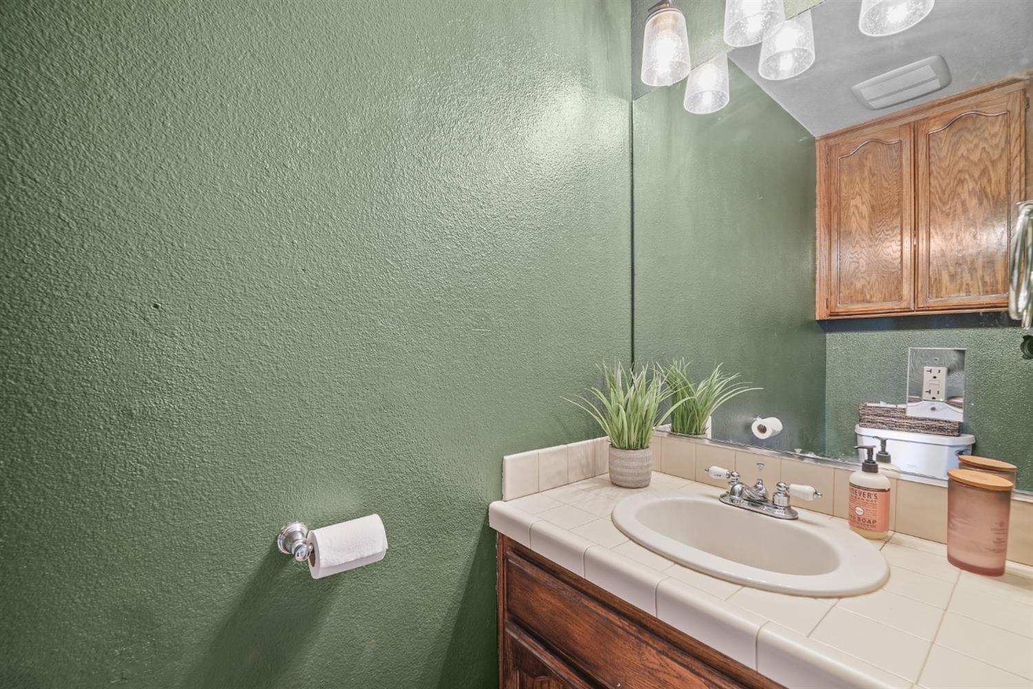 Detail Gallery Image 18 of 34 For 12004 Acosta Ct, Waterford,  CA 95386 - 4 Beds | 2/1 Baths