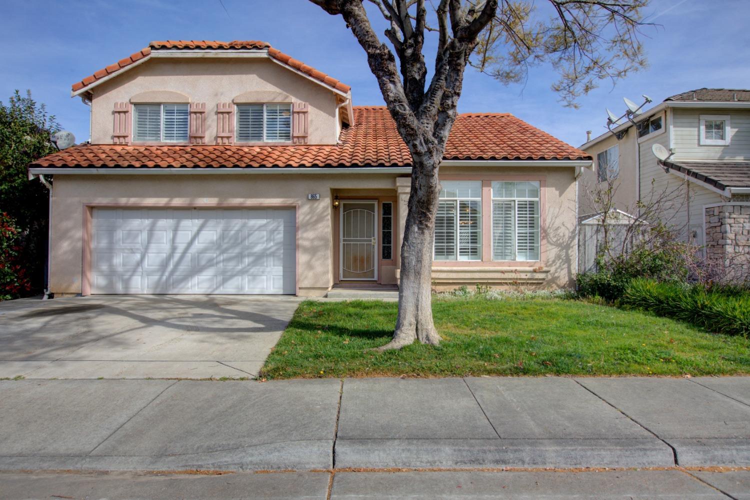 Photo of 865 Shelborne Dr in Tracy, CA