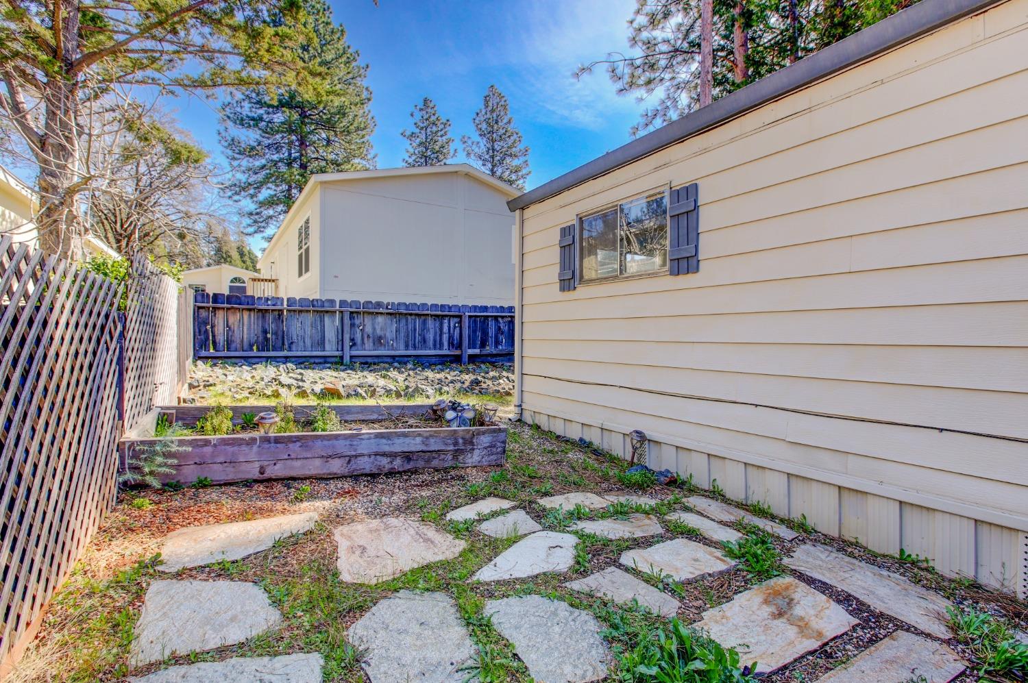Detail Gallery Image 34 of 57 For 75 Primrose Ln, Grass Valley,  CA 95945 - 2 Beds | 2 Baths