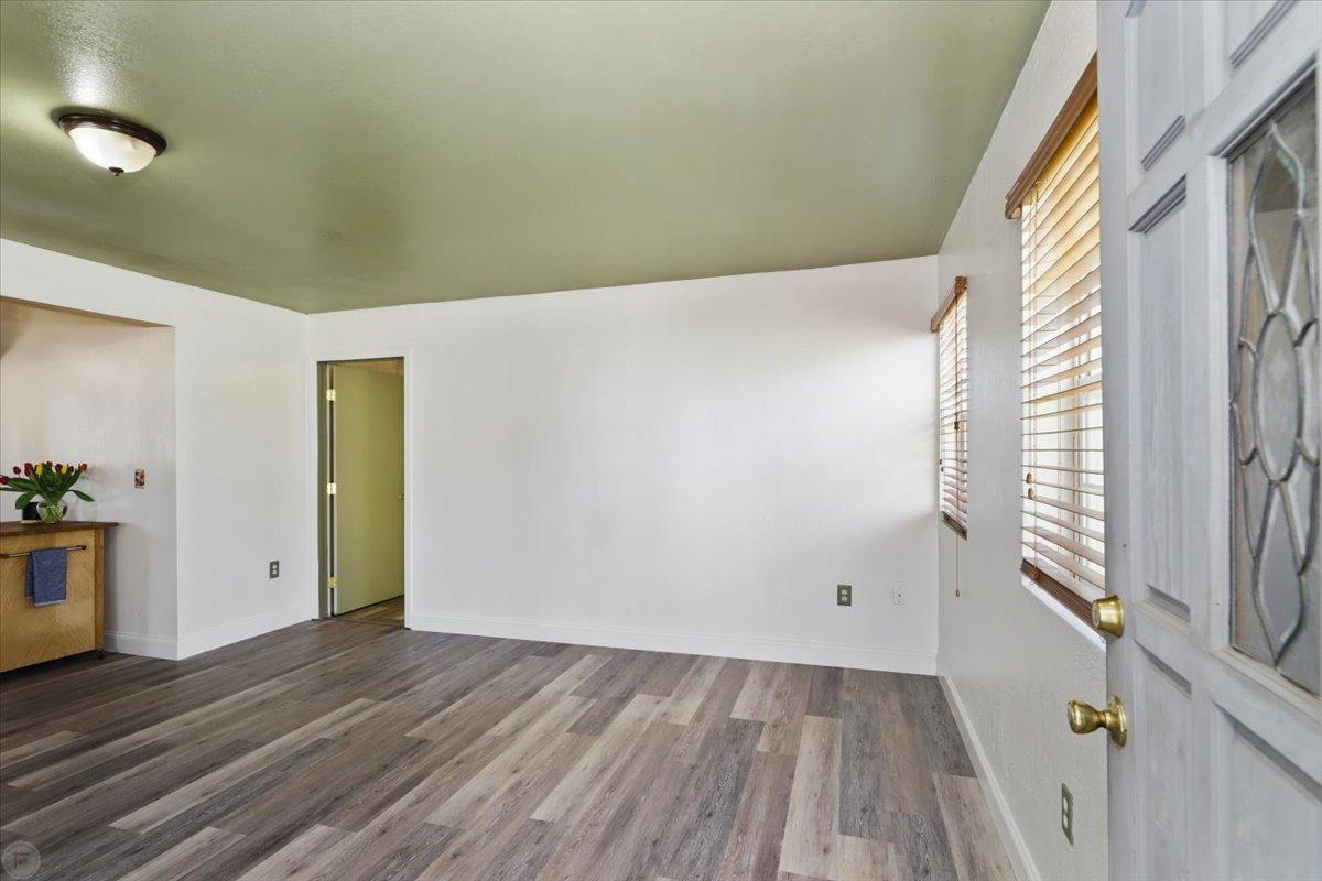 Detail Gallery Image 7 of 27 For 357 N School Ave, Oakdale,  CA 95361 - 3 Beds | 2 Baths