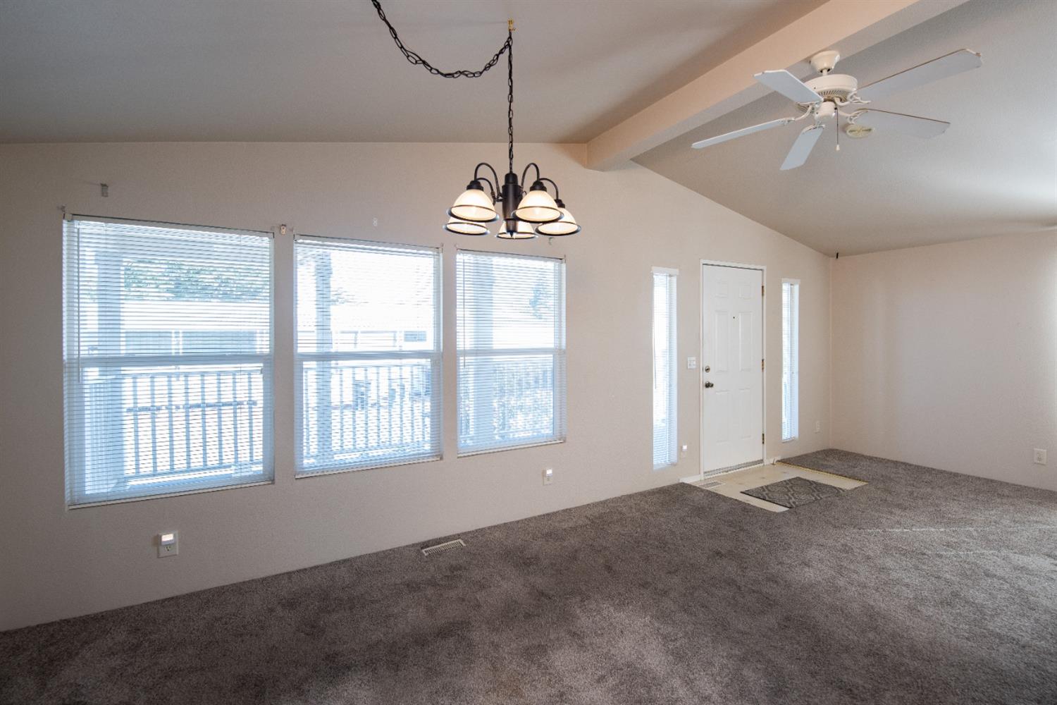 Detail Gallery Image 9 of 38 For 2307 Oakdale 6, Modesto,  CA 95350 - 2 Beds | 2 Baths
