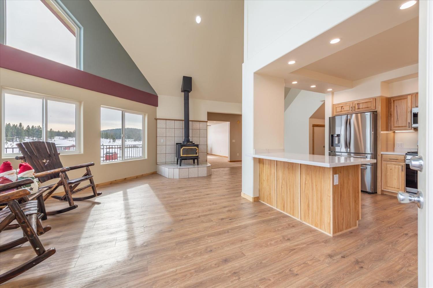 Detail Gallery Image 29 of 82 For 14251 Russel Valley Rd, Truckee,  CA 96161 - 7 Beds | 4/1 Baths