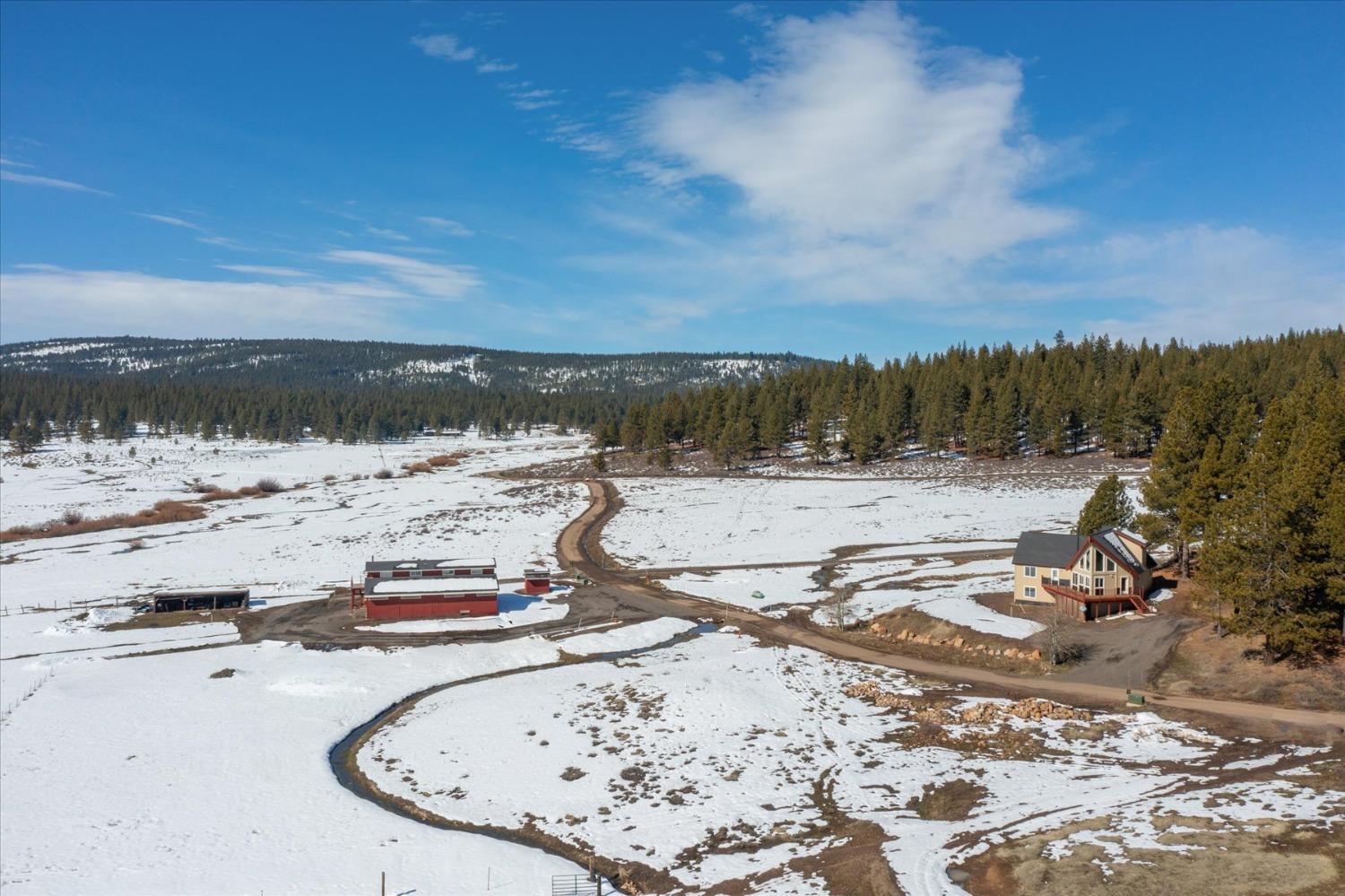 Detail Gallery Image 11 of 82 For 14251 Russel Valley Rd, Truckee,  CA 96161 - 7 Beds | 4/1 Baths