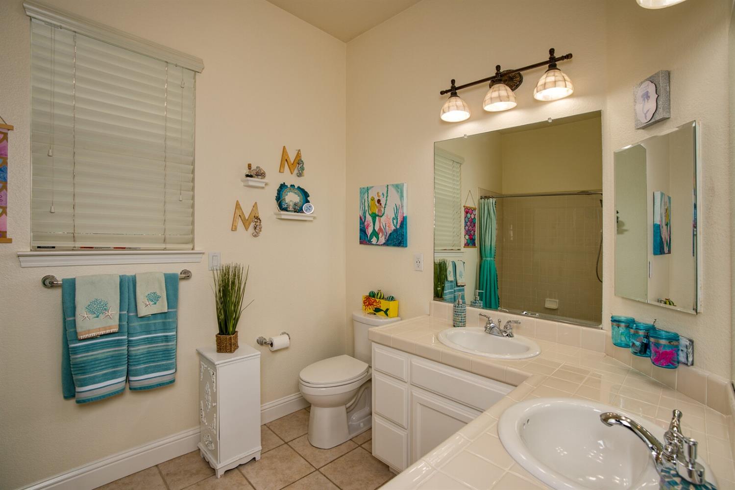 Detail Gallery Image 24 of 41 For 15472 Feathery Ct, Rancho Murieta,  CA 95683 - 4 Beds | 3 Baths