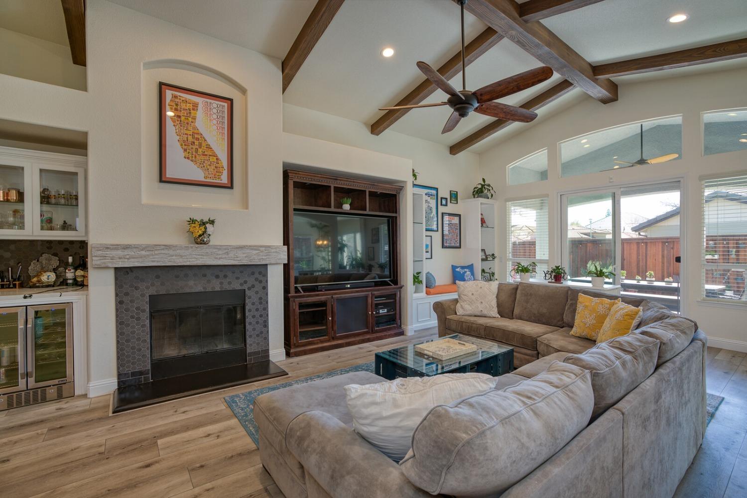 Detail Gallery Image 6 of 41 For 15472 Feathery Ct, Rancho Murieta,  CA 95683 - 4 Beds | 3 Baths