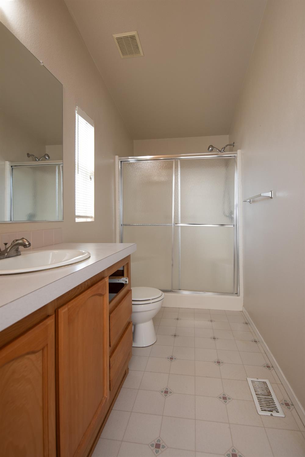 Detail Gallery Image 22 of 38 For 2307 Oakdale 6, Modesto,  CA 95350 - 2 Beds | 2 Baths