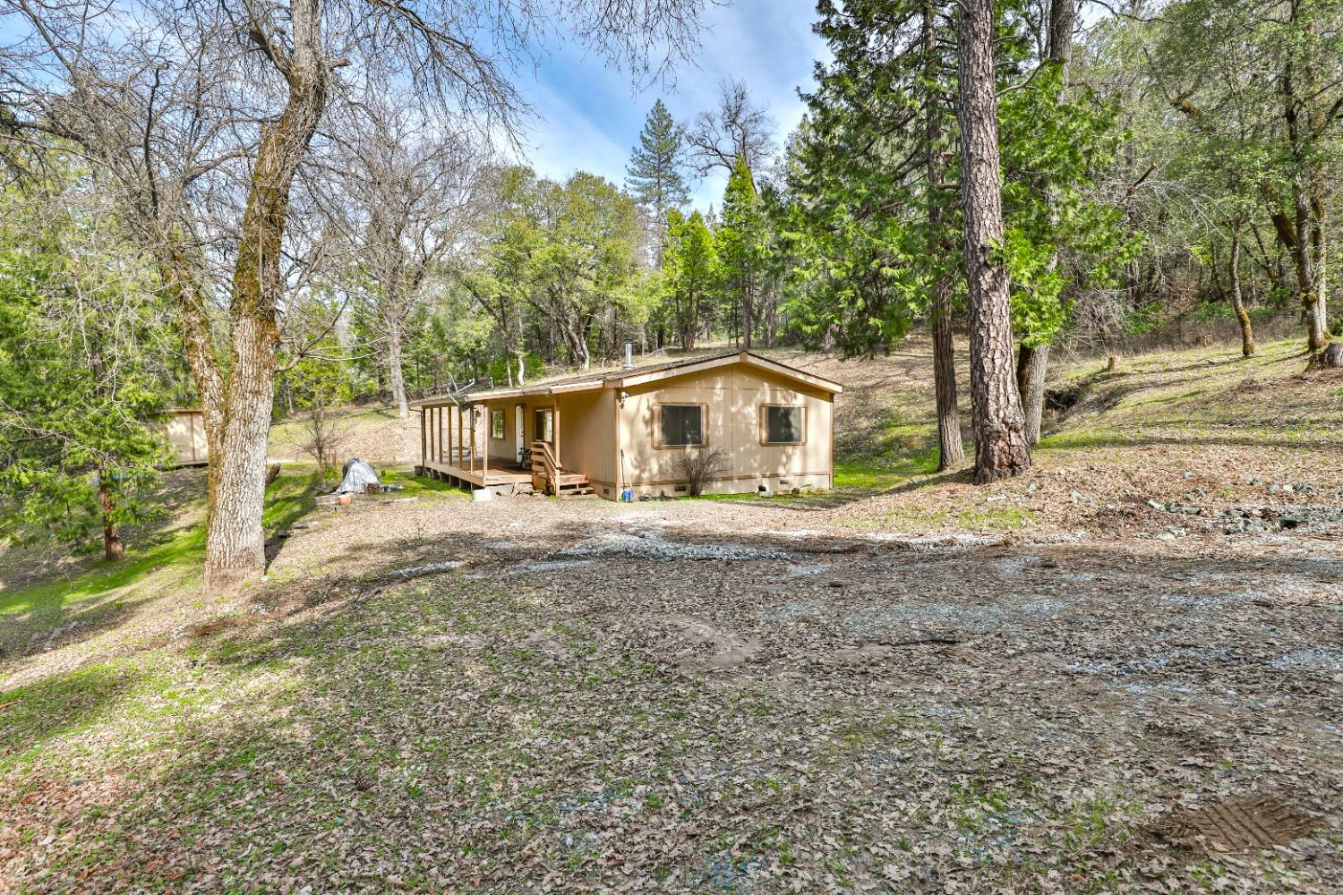Photo of 7277 Red Ant Rd in Somerset, CA