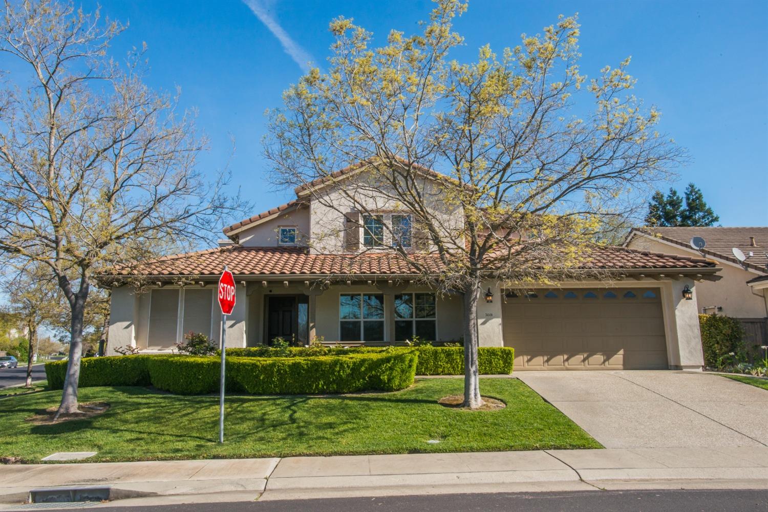 Photo of 3001 E Pintail Wy in Elk Grove, CA