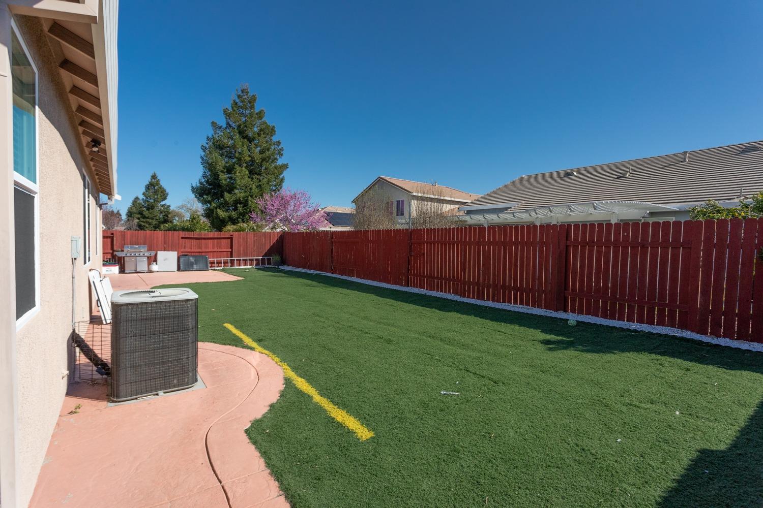 Detail Gallery Image 12 of 57 For 1232 Tulio St, Yuba City,  CA 95993 - 4 Beds | 2 Baths
