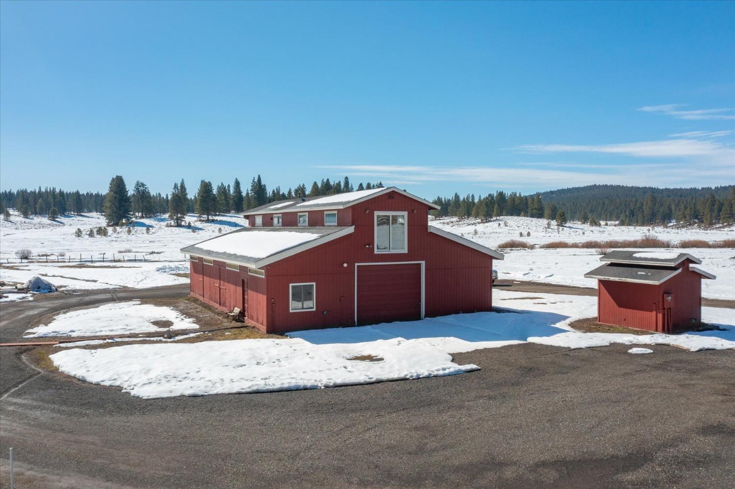 Detail Gallery Image 16 of 82 For 14251 Russel Valley Rd, Truckee,  CA 96161 - 7 Beds | 4/1 Baths
