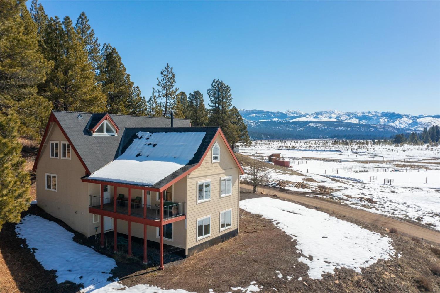 Detail Gallery Image 1 of 82 For 14251 Russel Valley Rd, Truckee,  CA 96161 - 7 Beds | 4/1 Baths