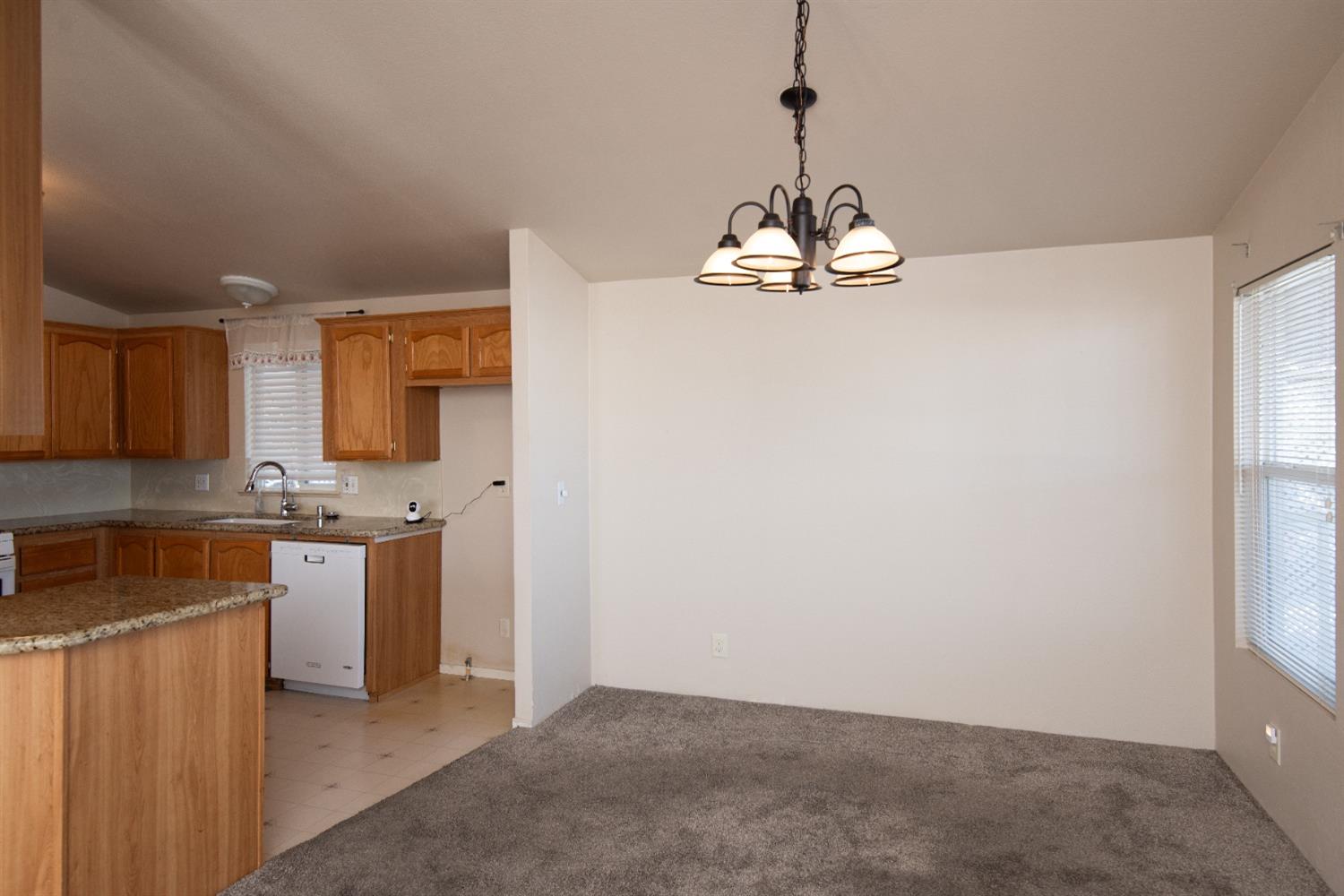 Detail Gallery Image 7 of 38 For 2307 Oakdale 6, Modesto,  CA 95350 - 2 Beds | 2 Baths