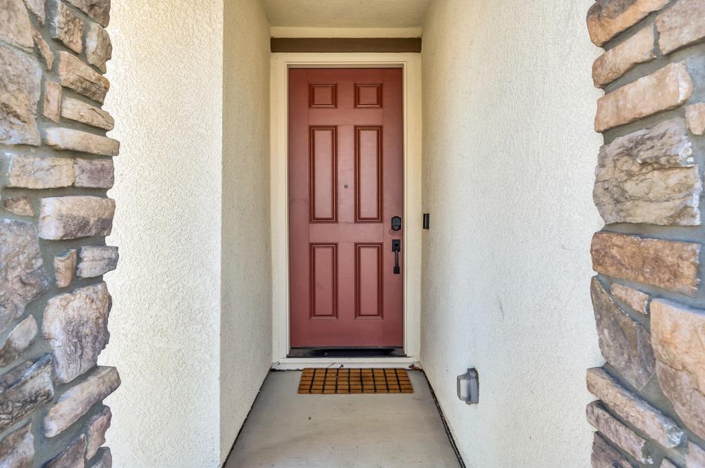 Detail Gallery Image 3 of 34 For 212 Canary Creek Way, Brentwood,  CA 94513 - 3 Beds | 2/1 Baths