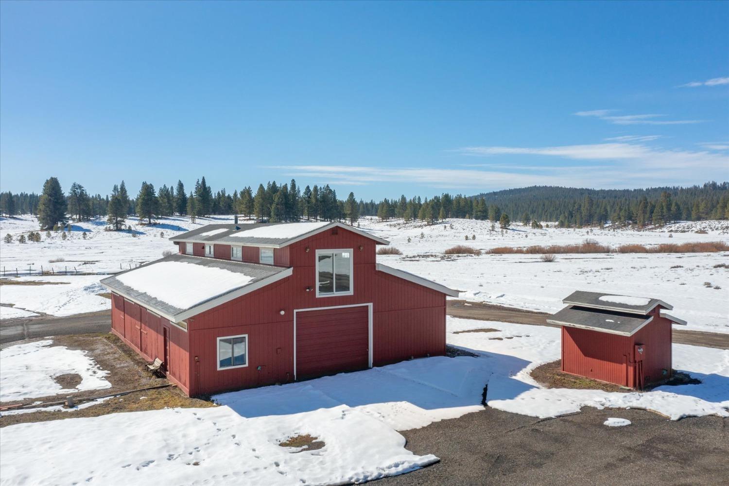 Detail Gallery Image 15 of 82 For 14251 Russel Valley Rd, Truckee,  CA 96161 - 7 Beds | 4/1 Baths