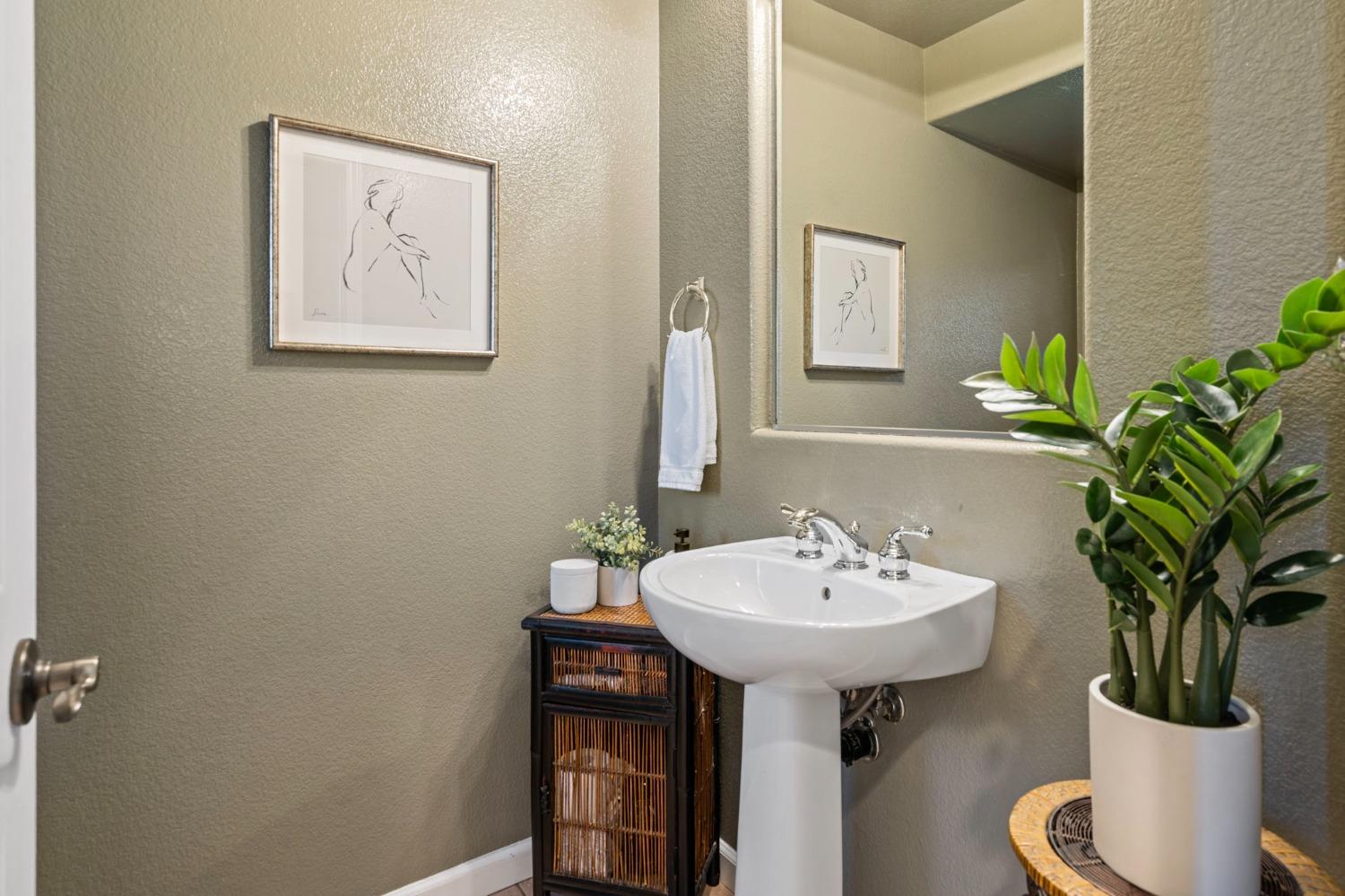 Detail Gallery Image 12 of 53 For 42 W Belleza Ln, Mountain House,  CA 95391 - 3 Beds | 2/1 Baths