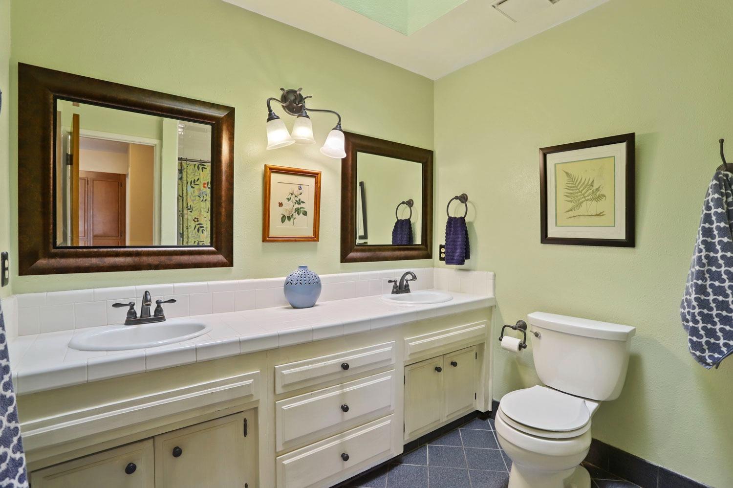 Detail Gallery Image 31 of 45 For 2203 Sunwest Dr, Lodi,  CA 95242 - 3 Beds | 2/1 Baths