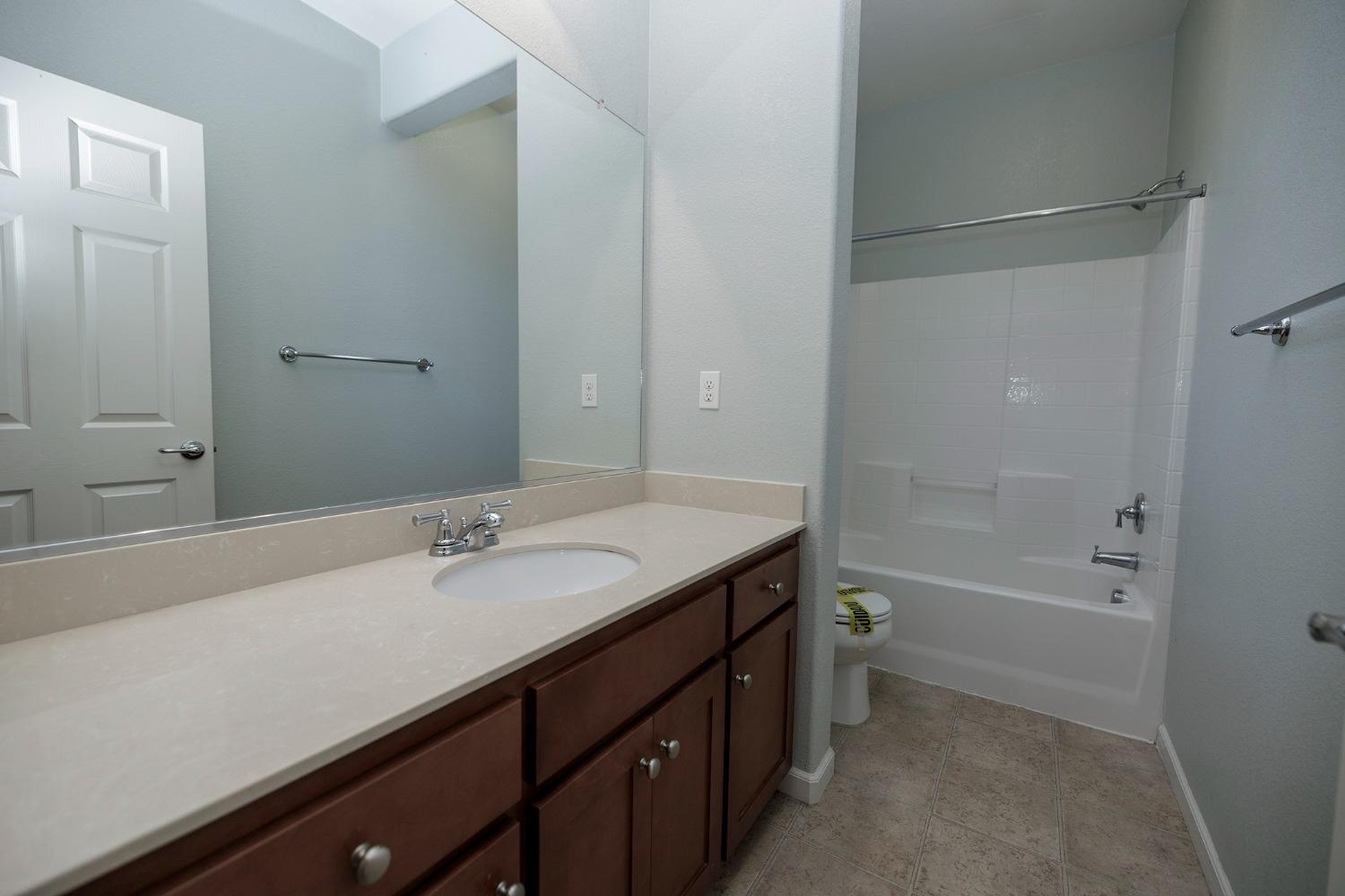 Detail Gallery Image 33 of 62 For 534 Monte Oro St, Manteca,  CA 95337 - 3 Beds | 2/1 Baths
