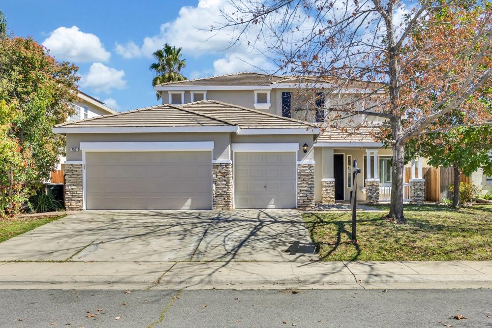 Photo of 757 Caber Dr in Lincoln, CA
