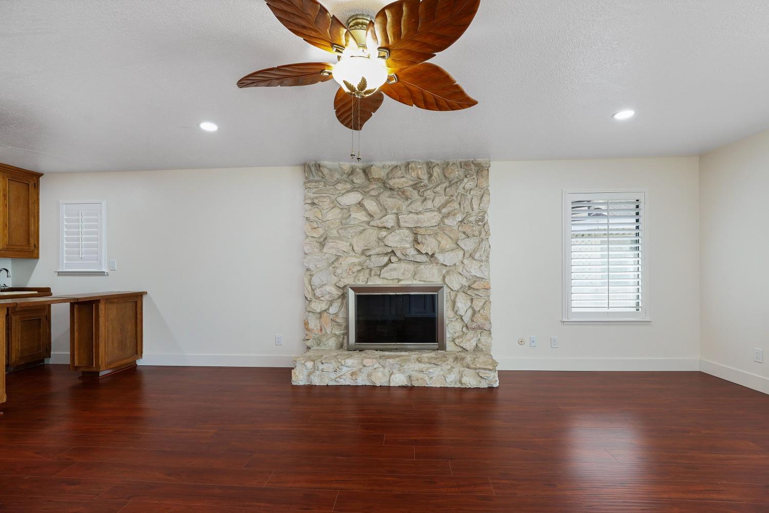Detail Gallery Image 15 of 37 For 5819 Widgeon Ct, Stockton,  CA 95207 - 5 Beds | 3/1 Baths