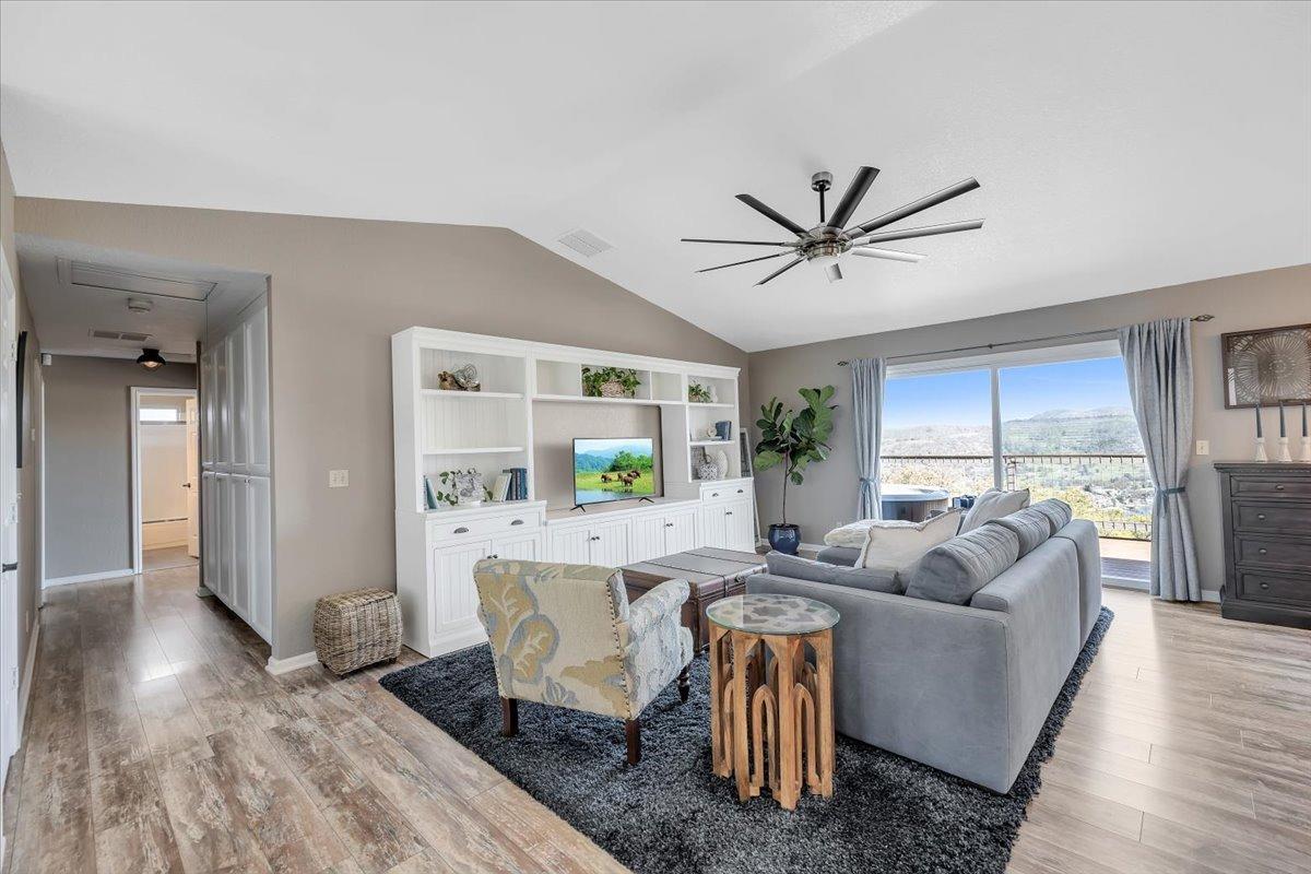 Detail Gallery Image 28 of 77 For 3839 Signal Hill Trl, Copperopolis,  CA 95228 - 3 Beds | 2/1 Baths