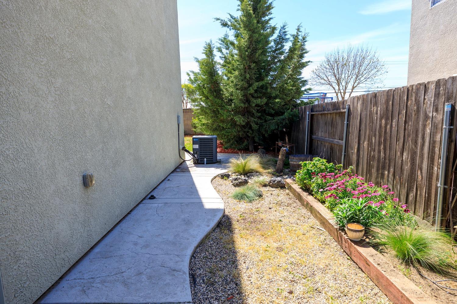 Detail Gallery Image 56 of 62 For 534 Monte Oro St, Manteca,  CA 95337 - 3 Beds | 2/1 Baths