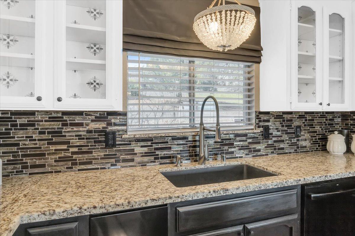 Detail Gallery Image 13 of 77 For 3839 Signal Hill Trl, Copperopolis,  CA 95228 - 3 Beds | 2/1 Baths