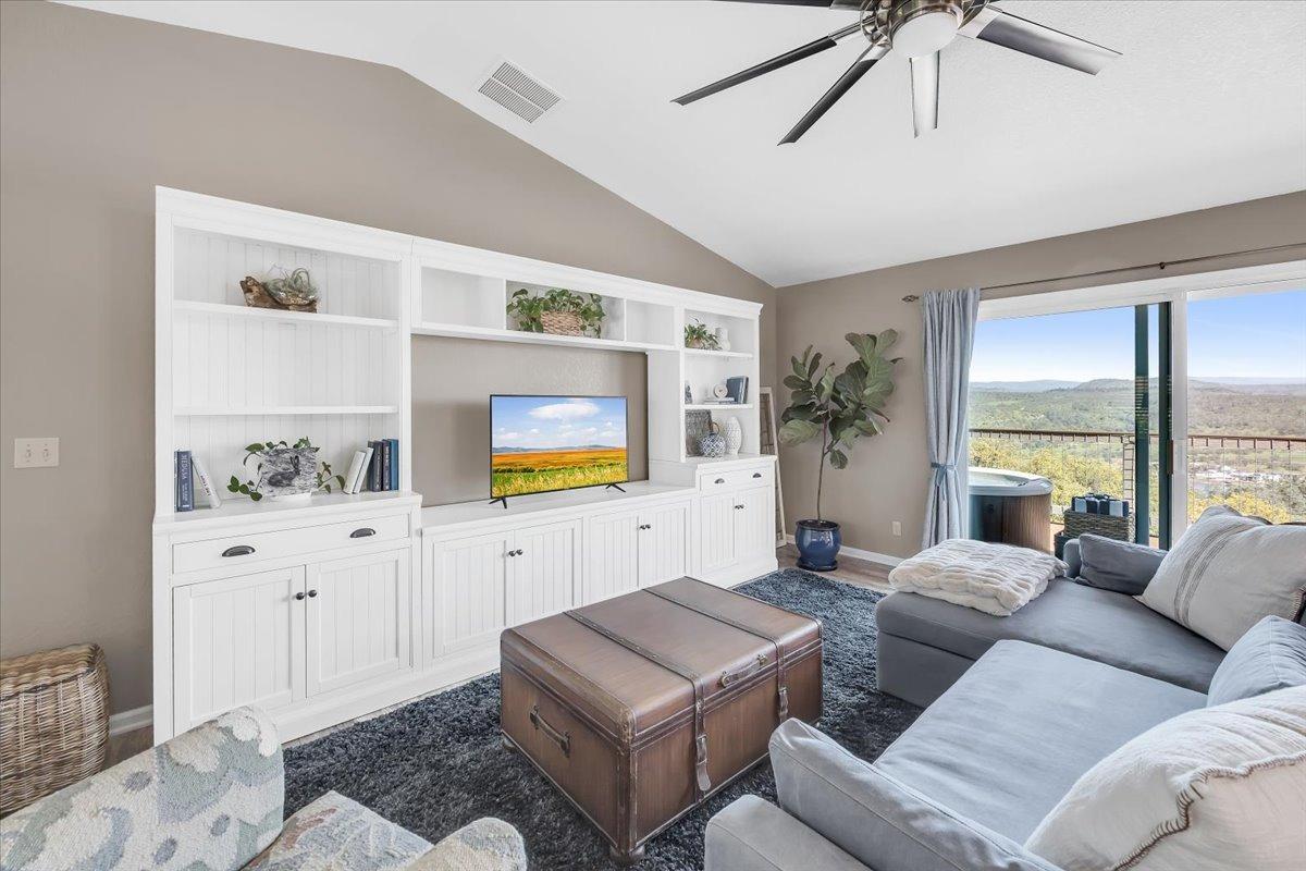 Detail Gallery Image 26 of 77 For 3839 Signal Hill Trl, Copperopolis,  CA 95228 - 3 Beds | 2/1 Baths