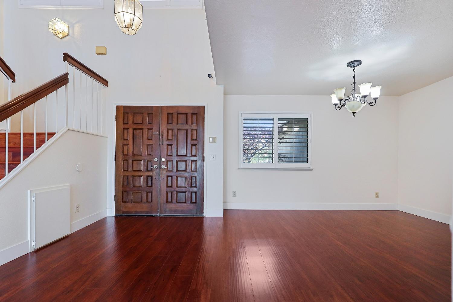 Detail Gallery Image 12 of 37 For 5819 Widgeon Ct, Stockton,  CA 95207 - 5 Beds | 3/1 Baths