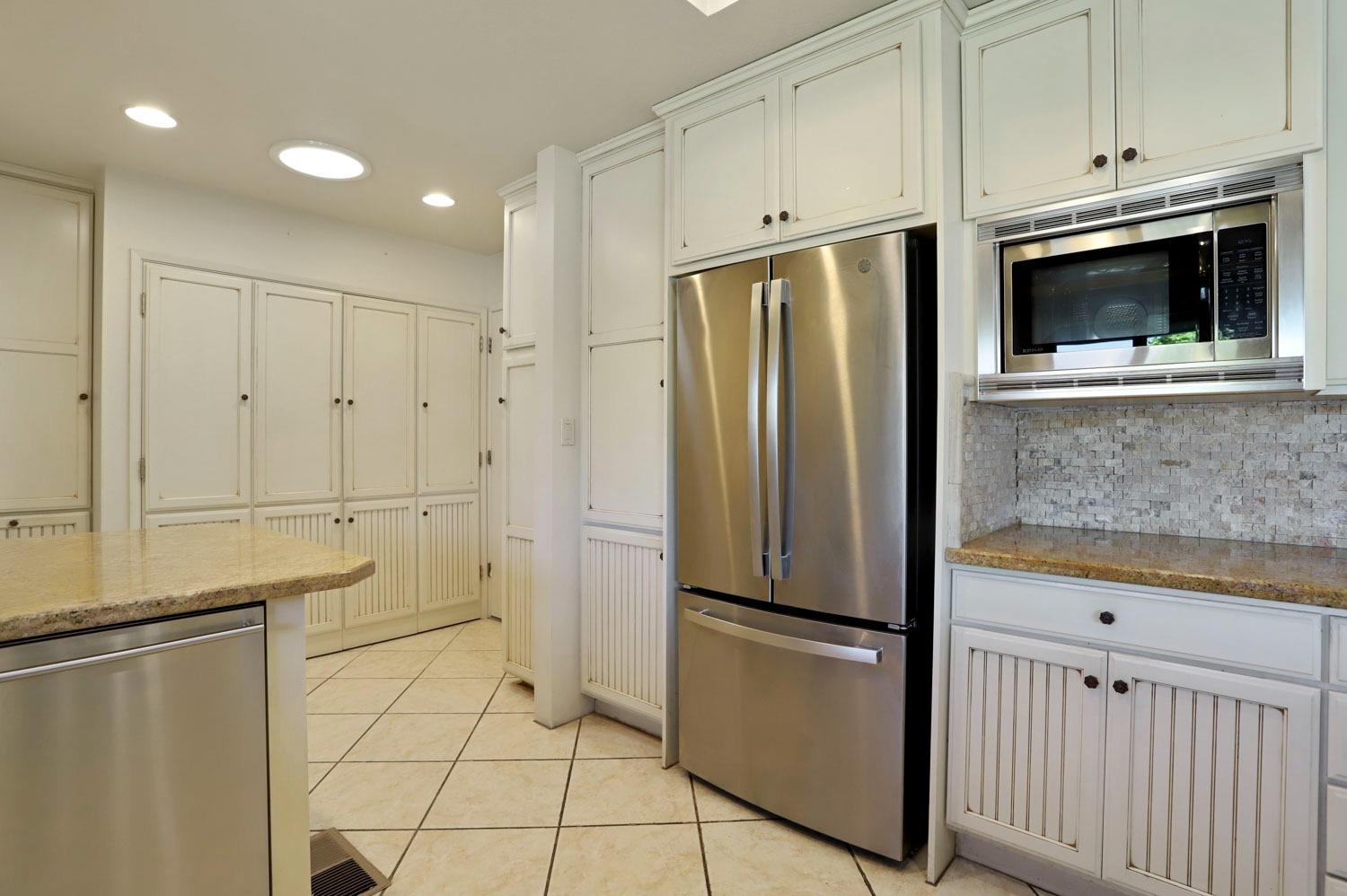 Detail Gallery Image 20 of 45 For 2203 Sunwest Dr, Lodi,  CA 95242 - 3 Beds | 2/1 Baths