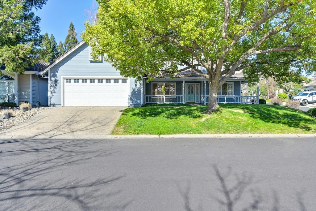 Photo of 300 Emerson Court, Roseville, CA 95661