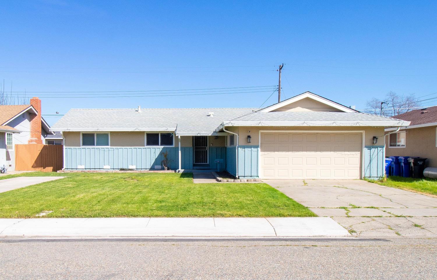 Photo of 405 Palin Ave in Galt, CA