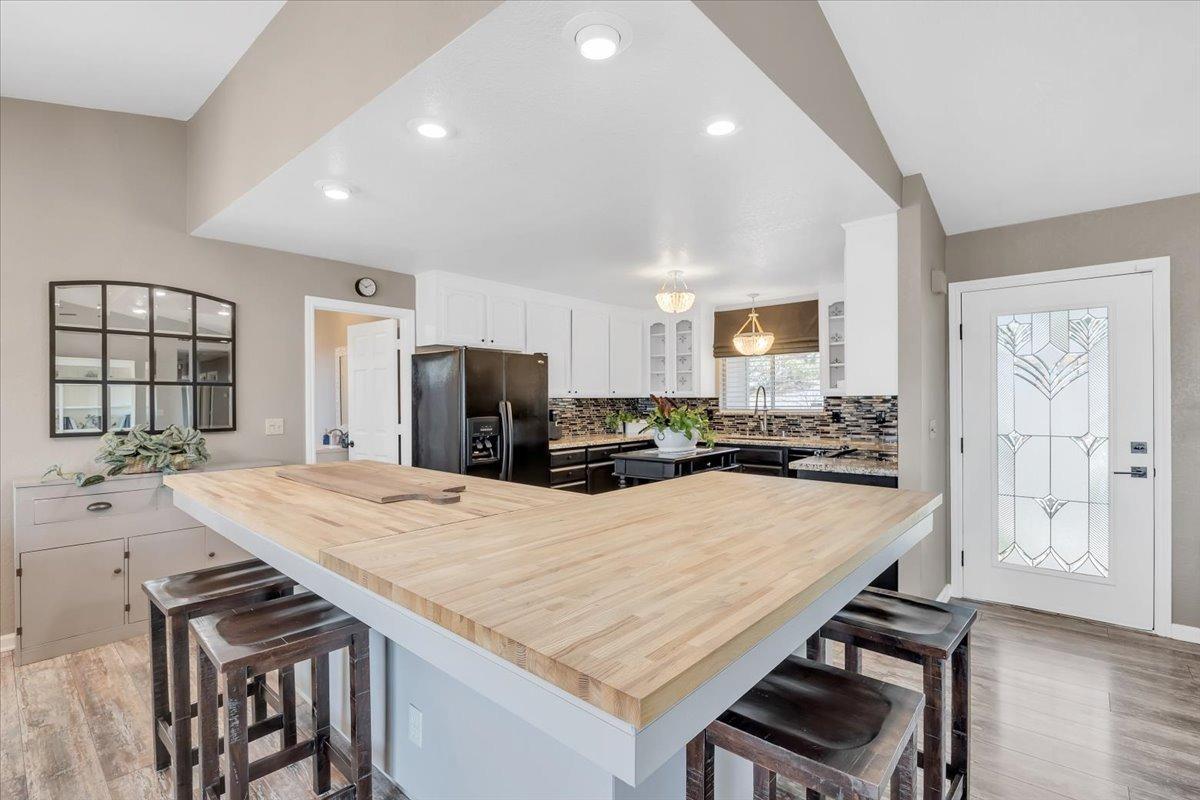 Detail Gallery Image 18 of 77 For 3839 Signal Hill Trl, Copperopolis,  CA 95228 - 3 Beds | 2/1 Baths