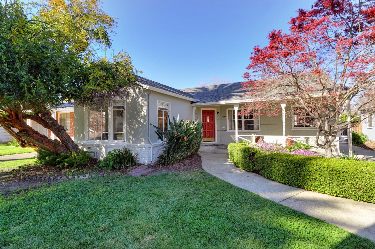 Detail Gallery Image 1 of 1 For 1021 Swanston Dr, Sacramento,  CA 95818 - 3 Beds | 2 Baths