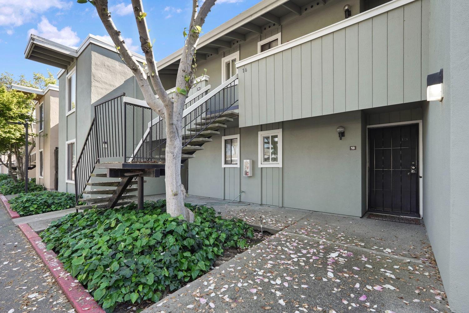 Detail Gallery Image 1 of 31 For 3770 W Benjamin Holt Dr #13,  Stockton,  CA 95219 - 2 Beds | 2 Baths