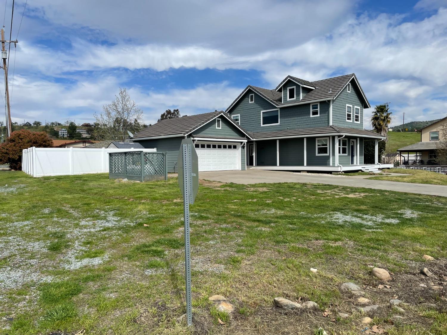 Detail Gallery Image 4 of 32 For 9610 W Carrillo Way, La Grange,  CA 95329 - 3 Beds | 2/1 Baths