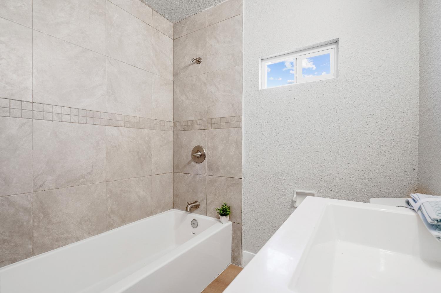 Detail Gallery Image 17 of 27 For 2030 Superior St, Stockton,  CA 95206 - 2 Beds | 1 Baths