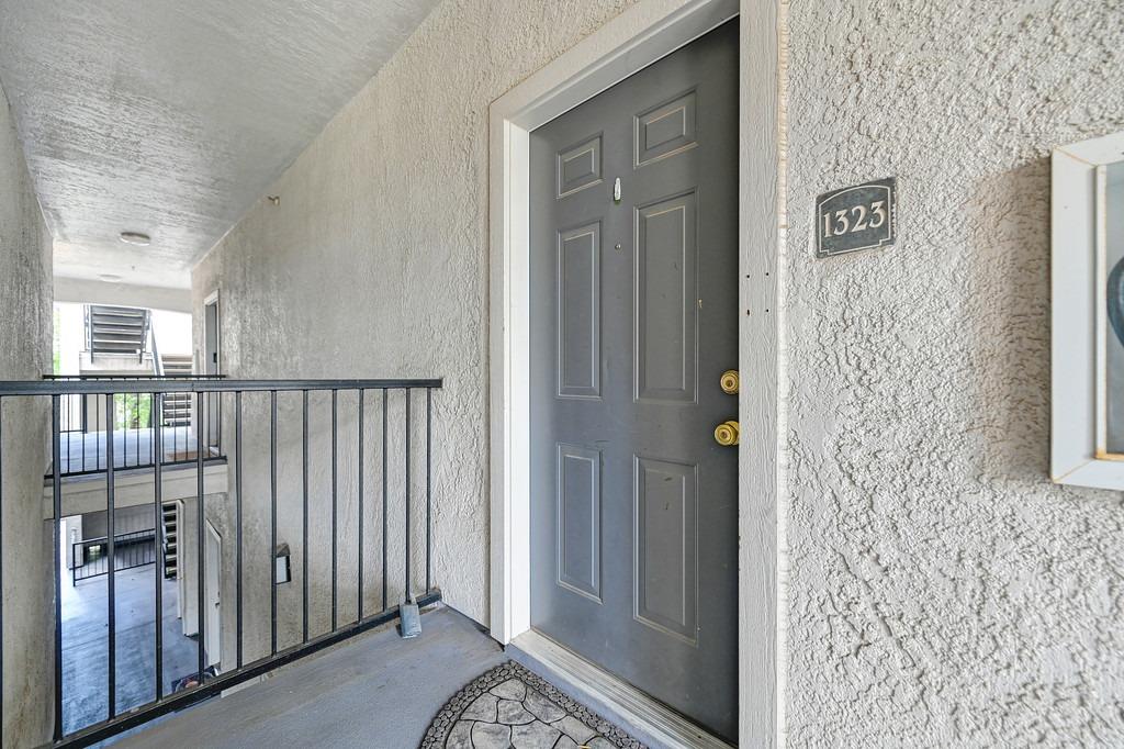 Photo of 701 Gibson Dr #1323 in Roseville, CA