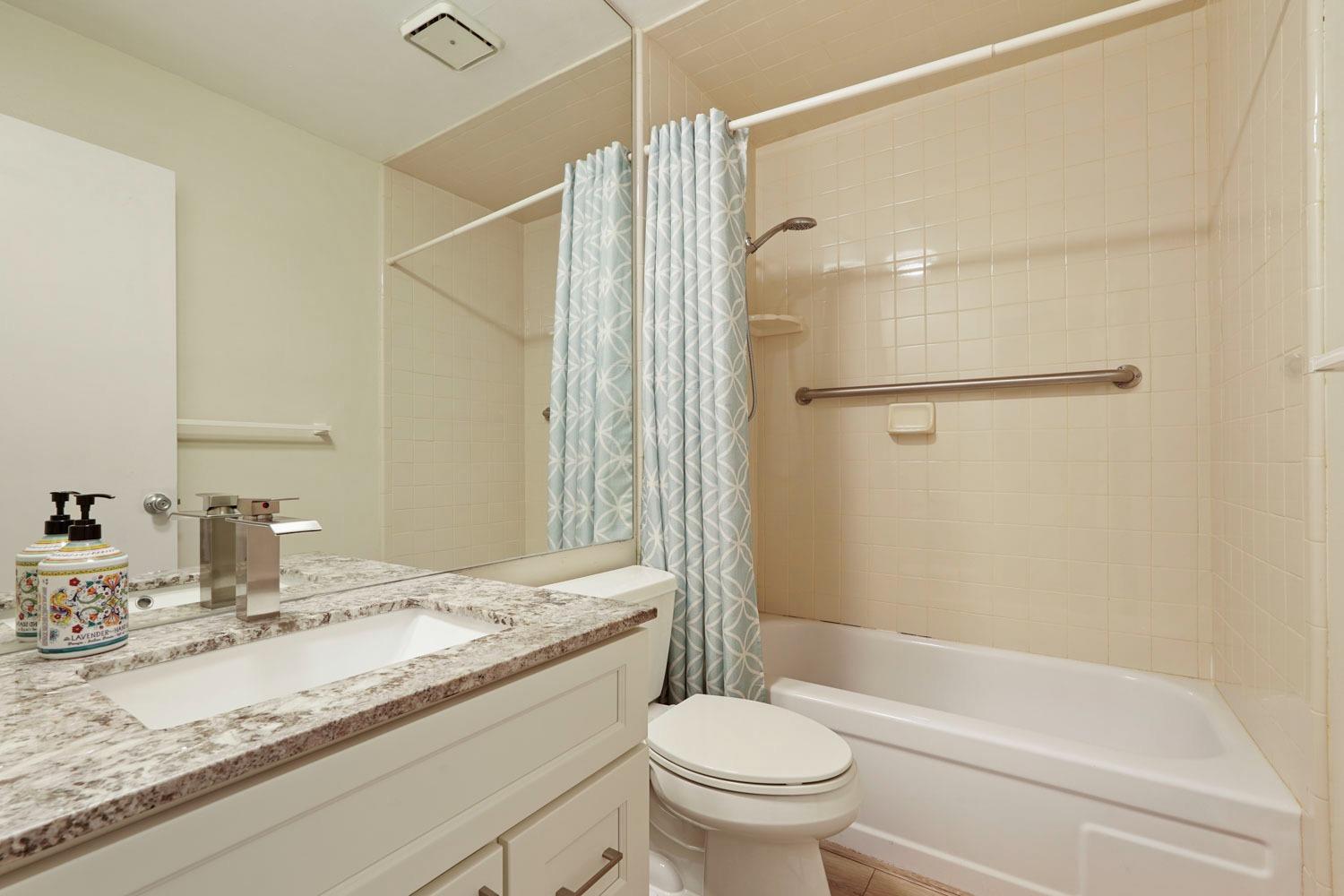 Detail Gallery Image 20 of 31 For 3770 W Benjamin Holt Dr #13,  Stockton,  CA 95219 - 2 Beds | 2 Baths