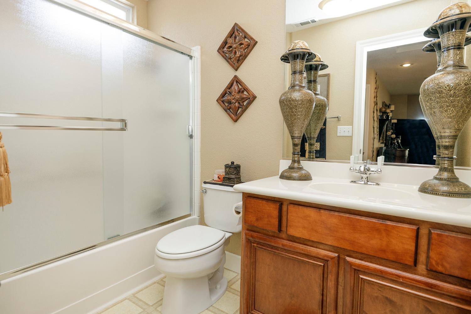Detail Gallery Image 18 of 26 For 1712 Newhampton Way, Modesto,  CA 95355 - 3 Beds | 2/1 Baths
