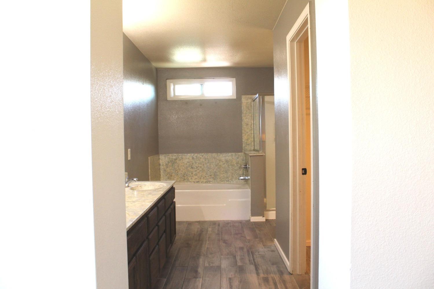 Detail Gallery Image 39 of 76 For 2553 Cinnamon Teal Dr, Los Banos,  CA 93635 - 4 Beds | 2/1 Baths