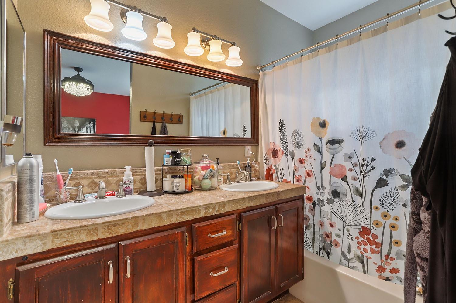 Detail Gallery Image 24 of 27 For 5547 Thornhill Ct, Stockton,  CA 95219 - 3 Beds | 2 Baths
