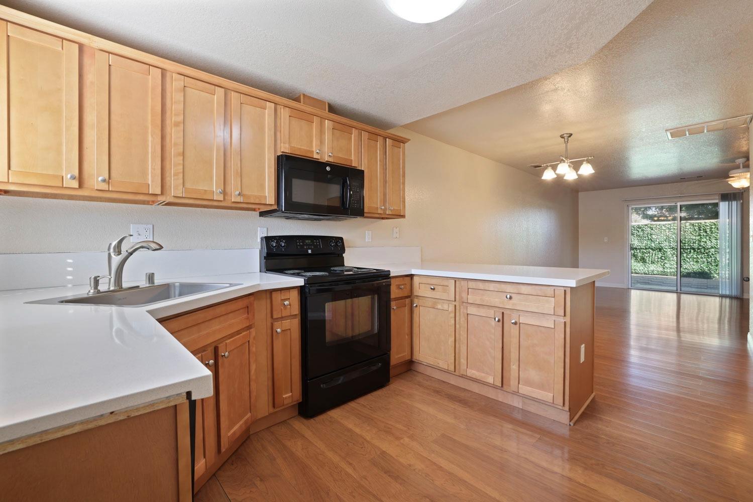 Detail Gallery Image 9 of 41 For 3120 Andre Ln, Turlock,  CA 95382 - 2 Beds | 1/1 Baths