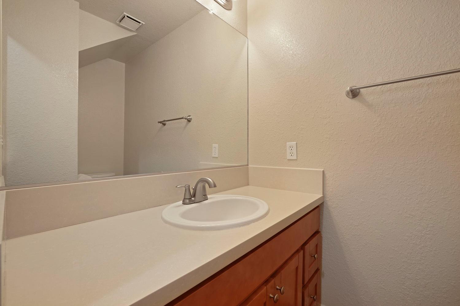 Detail Gallery Image 14 of 41 For 3120 Andre Ln, Turlock,  CA 95382 - 2 Beds | 1/1 Baths