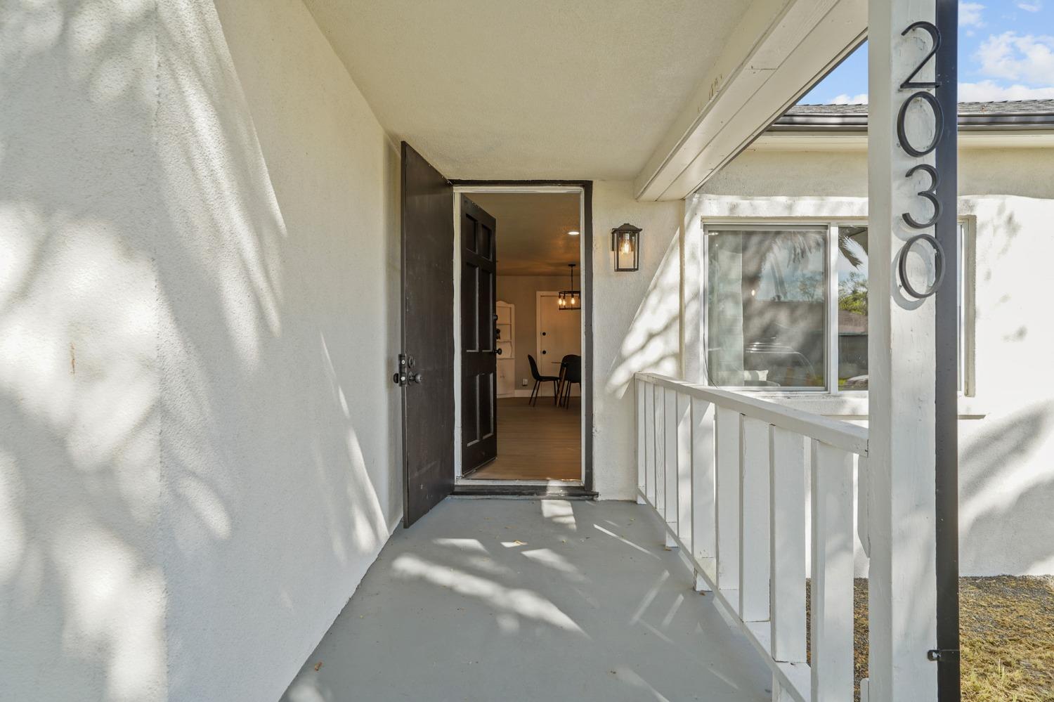 Detail Gallery Image 3 of 27 For 2030 Superior St, Stockton,  CA 95206 - 2 Beds | 1 Baths