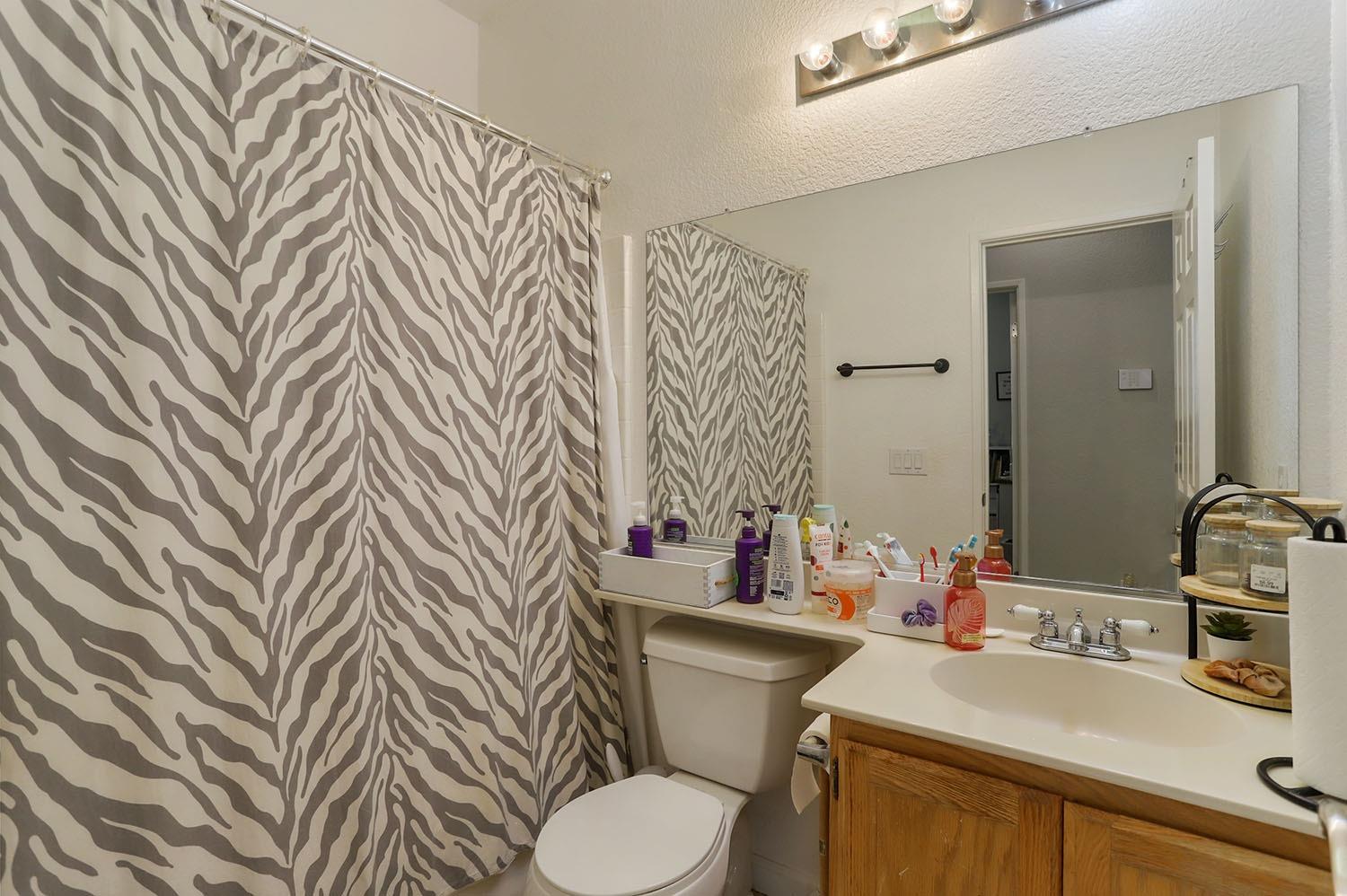 Detail Gallery Image 20 of 27 For 5547 Thornhill Ct, Stockton,  CA 95219 - 3 Beds | 2 Baths