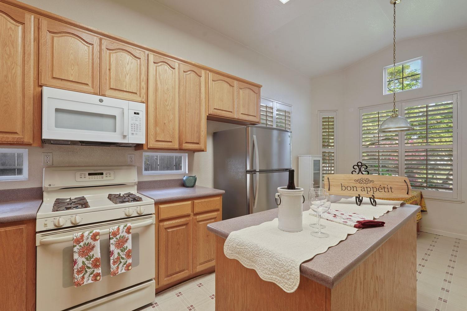 Detail Gallery Image 12 of 36 For 2626 Magnolia Ct, Lodi,  CA 95242 - 3 Beds | 2 Baths
