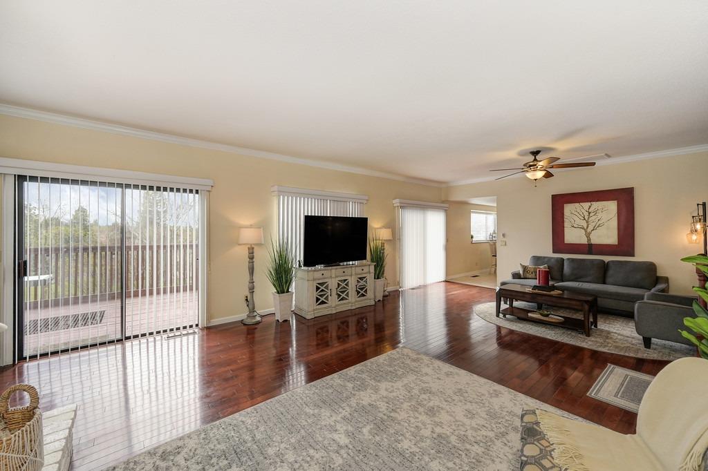 Detail Gallery Image 13 of 56 For 14921 Lago Dr, Rancho Murieta,  CA 95683 - 3 Beds | 2 Baths