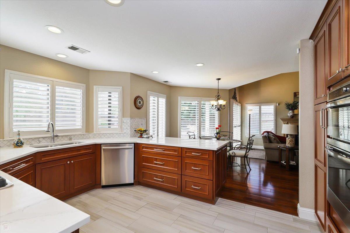Detail Gallery Image 13 of 79 For 924 Quinta Ct, Woodbridge,  CA 95258 - 3 Beds | 2/1 Baths