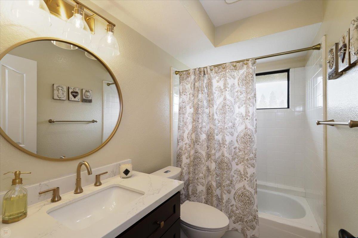 Detail Gallery Image 34 of 79 For 924 Quinta Ct, Woodbridge,  CA 95258 - 3 Beds | 2/1 Baths